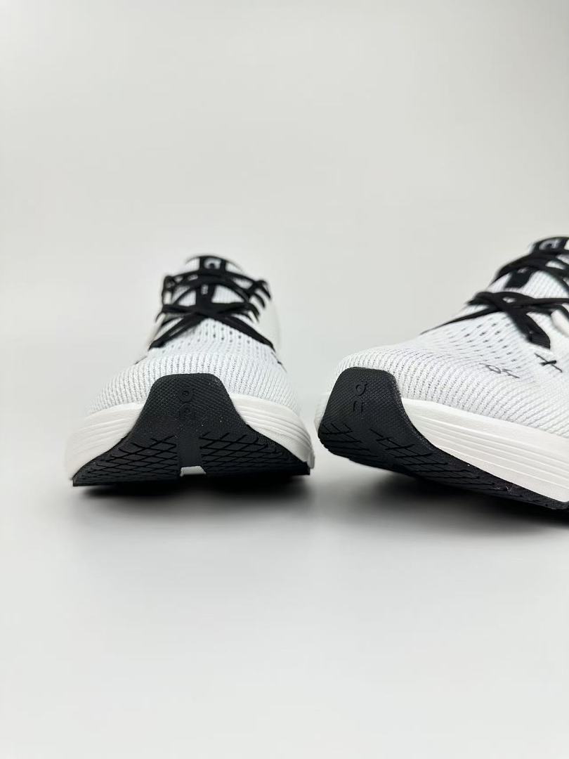 ON Cloudsurfer 7 Road Running Shoes  Responsive Cushioning