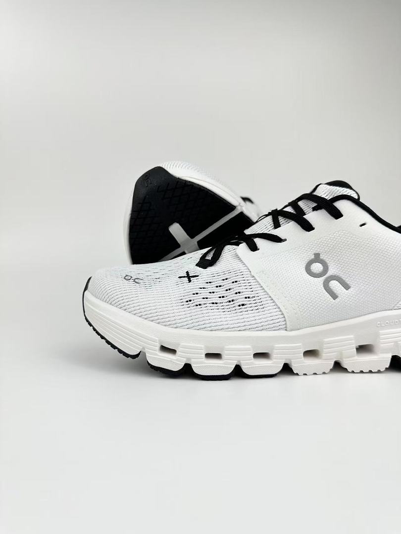 ON Cloudsurfer 7 Road Running Shoes  Responsive Cushioning