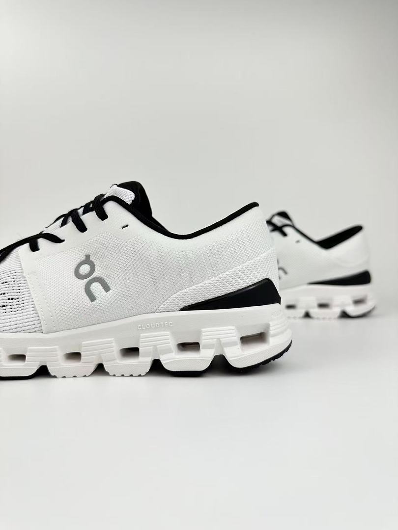 ON Cloudsurfer 7 Road Running Shoes  Responsive Cushioning