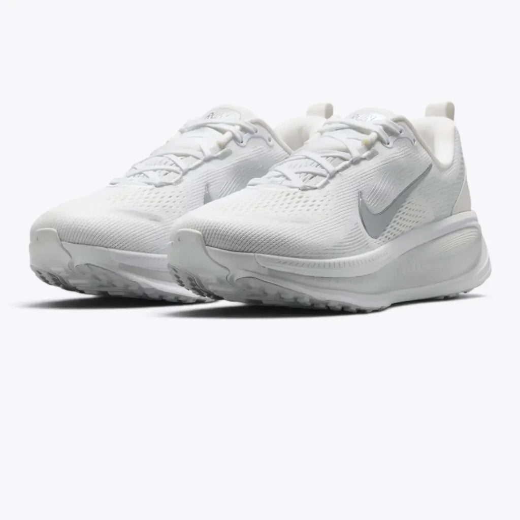 Nike Vomero 18 White Metallic Silver Photon Dust Running Shoes